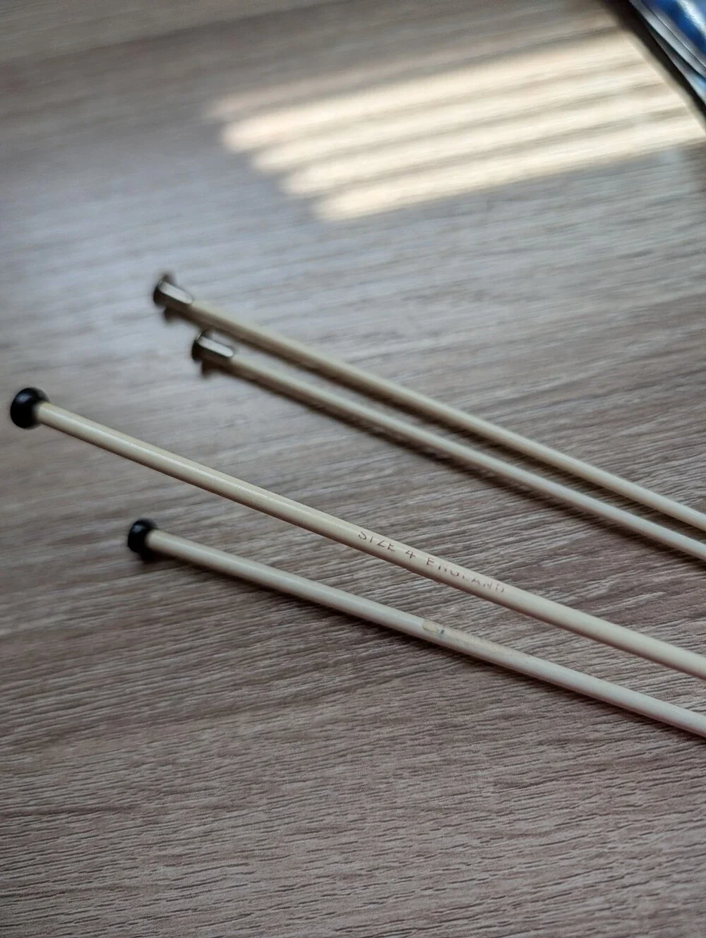 Vtg Set Aluminum Knitting Needles in Pastel Shades With Paisley Folding Case B